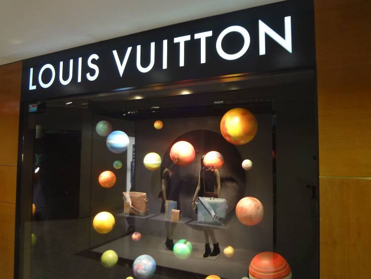 ESSEC Global MBA  ESSEC Business School: Visit to Louis Vuitton